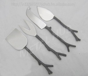 Cuchillo para Queso Ecológico de Acero Inoxidable, Clásico, Forjado a Mano |   Metal Sostenible para Tablas de Queso, Centro Metálico para Regalos - Product Image 3
