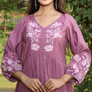 ชุดเดรสผ้าฝ้ายลินินทรงเอ สไตล์ลำลอง คอวี แขนยาว ความยาวปานกลาง เหมาะสำหรับวันหยุดฤดูร้อนสำหรับผู้หญิง  ปรับแต่งได้ตามต้องการ - Product Image 3