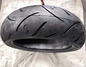 190/55-<span class=keywords><strong>17</strong></span> <span class=keywords><strong>Pneu</strong></span> de <span class=keywords><strong>moto</strong></span> chinois de qualité supérieure 190 55 <span class=keywords><strong>17</strong></span> <span class=keywords><strong>pouces</strong></span> pneus de <span class=keywords><strong>moto</strong></span> sans chambre à air 190/50-<span class=keywords><strong>17</strong></span> 200/50-<span class=keywords><strong>17</strong></span> - Product Image 4