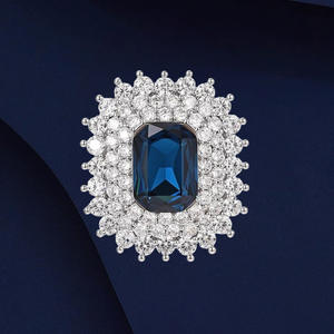 Broche personnalisée en alliage plaqué or, style palais rétro, motif floral, élégante, luxueuse, polyvalente, pour fêtes, mariages, robes de cérémonie, cadeau - Product Image 2