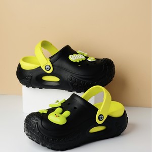 Sabots Crocs mignons pour femmes, beige, semelle épaisse, talon de 3 cm, sandales d'été décontractées antidérapantes avec breloque lapin - Product Image 2