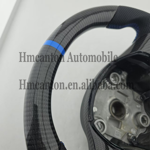 Le volant en cuir perforé en fibre de carbone le plus populaire pour Tesla Model 3 Mode Y - Product Image 6