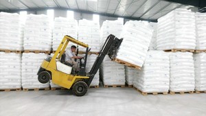 Granuli vergini/riciclati PP/HDPE/<span class=keywords><strong>LDPE</strong></span>/LLDPE, materia prima plastica + <span class=keywords><strong>MASTERBATCH</strong></span> bianco 30-70% <span class=keywords><strong>TIO2</strong></span> per prodotti in plastica, sacchetti - Product Image 6