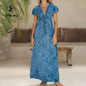 Robe longue d'été sur mesure élégante en jean de rayonne de haute qualité, imprimé plage délavé, col en V profond et cordon de serrage - Product Image 1