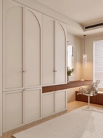 Armoire autoportante moderne en bois massif avec un grand espace de rangement et des options personnalisables pour la chambre à coucher et le salon