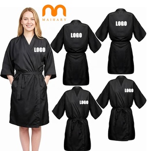 Robe de Salon Unisexe Personnalisable avec Logo, Imperméable, Noire, Douce, Type Kimono, pour Coiffeur et Barbier - Product Image 1