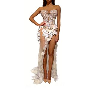 Abito lungo <span class=keywords><strong>da</strong></span> <span class=keywords><strong>donna</strong></span> senza spalline con perle e piume, in rete trasparente, modello a sirena con strascico, per serate eleganti - Sehe Fashion - Product Image 2