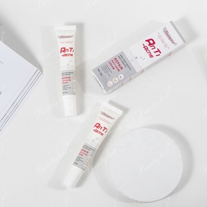 Crema de Tratamiento para el Acné, Espinillas, Manchas Oscuras y Cicatrices Beauty Host, Fuerte y Efectiva, Control de Grasa Orgánico, Calmante, Reparadora y Nutritiva - Product Image 1