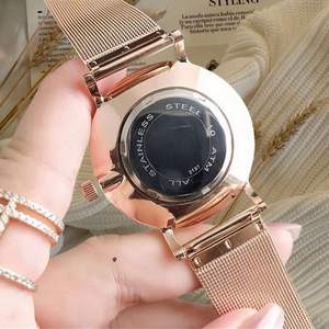 Reloj de cuarzo con correa de piel de cocodrilo y aleación de estilo empresarial para mujer - Product Image 6