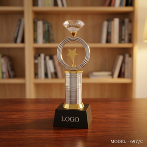 Trophée d'entreprise Premium POOJA GIFT CORPORATION 697, finition dorée, en métal moulé sous pression, gravé, portable, pour la reconnaissance des vainqueurs sportifs - Product Image 1