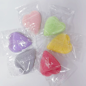 Gant démaquillant innovant, éponge démaquillante pratique pour le visage, douce et respectueuse de la peau - Product Image 4