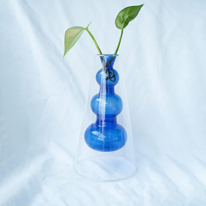 <span class=keywords><strong>Vase</strong></span> à fleur unique en <span class=keywords><strong>verre</strong></span> à double paroi <span class=keywords><strong>soufflé</strong></span> à la main de couleur bleue <span class=keywords><strong>Vase</strong></span> à bouteille d'aromathérapie pour la décoration de table de restaurant à la maison - Product Image 4