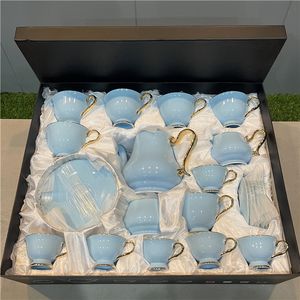 Service à thé et café classique en céramique écologique, 27 pièces, avec accents dorés, comprenant théière, sucrier et soucoupes pour le thé de l'après-midi - Product Image 5