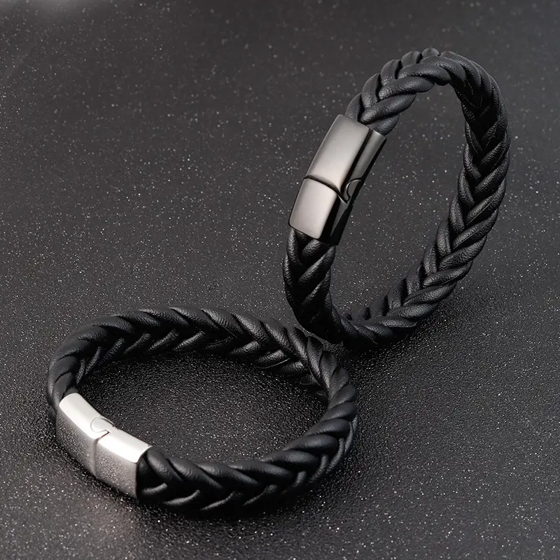 Venta al por mayor de fábrica, dijes personalizados hechos a mano para hombre, pulsera de cuero genuino trenzado para hombre