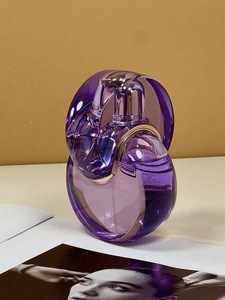 FusionScentOrbit Perfume Elegante para Mujer, Spray Ecológico, Tamaño Regular, Cristal Morado, Aroma Floral, Amaderado, Almizclado y Sensual - Product Image 4