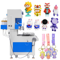 Machine automatique de moulage et de distribution de silicone PVC 12 couleurs pour la fabrication de porte-clés et de poupées de dessins animés