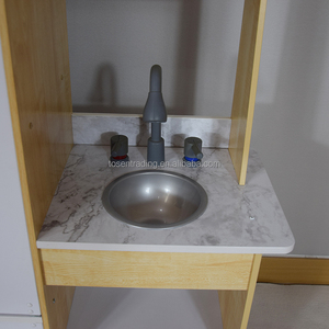 Cuisine en bois pour enfants avec four, brûleurs, accessoires de cuisine, évier et robinet - Couleur naturelle - Product Image 5