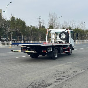 Camión Portacoches Isuzu 700P, Camión de Remolque de Plataforma Plana de 5 Toneladas, Camión de Remolque de Plataforma Deslizante de 7 Toneladas con Cabrestante - Product Image 4