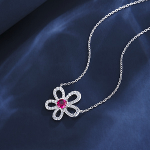 Collar de Plata 925 con Rubí Cultivado, Brillante, con Forma de Flor, para Fiestas, Casual, Cumpleaños, Regalo para Niñas, Sorpresa - Product Image 3