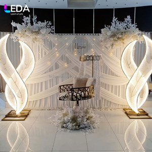 حامل خلفية على شكل حرف S من LEDA مخصص لتزيين المسرح والممرات، مع إضاءة LED وشبكة على شكل أعشاب بحرية وحامل معدني للأعراس - Product Image 2