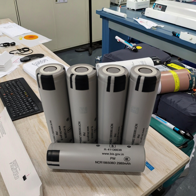 Original Japan Brand 18650 NCR 3200mAh 10A Cylindrical Lithium-Ion Power Battery 18650 BD Lithium Battery