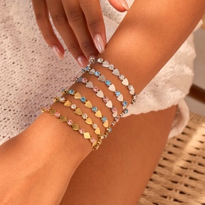 Bracciale KITI con <span class=keywords><strong>Charm</strong></span> a Cuore in Zirconi Lucidi, Placcato in Oro 18K PVD, in Acciaio Inossidabile per Donne, Gioielli Resistenti all'Ossidazione - Product Image 6