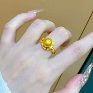 Bague élégante et raffinée dorée, style moyen-ancien, avec boule en fil torsadé, luxe léger et haut de gamme, pour petite amie - Product Image 4