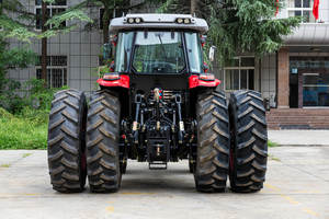 Lutong รถบดถนนแบบล้อ4WD 240แรงม้า LTS2404เครื่องยนต์ดีเซลทรงพลัง32F กระปุกเกียร์32R และยางล้อหลังคู่ใหญ่ - Product Image 5