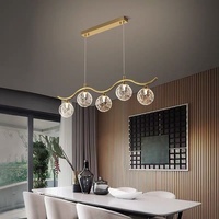 Lustre créatif à longues bandes, multi-têtes, translucide, pour salle à manger, villa et salon à plafond haut