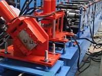 Machine de formage à rouleaux entièrement automatique pour profilés métalliques, machine de fabrication de profilés en C, en U, de poutres de cloisons sèches et de quilles