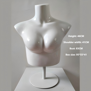 Женская модель нижнего белья с большой грудью - Product Image 1