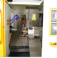 Torreta de aluminio con torreta de 8 estaciones, máquina de torneado horizontal con 4 herramientas en vivo, características automáticas BT40, cono de husillo