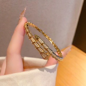Pulsera de Diamantes con Forma de Serpiente, Oro y Plata, Joyería de Moda para Mujer, Regalo, Estilo de Alta Gama con Piedras Preciosas - Product Image 2