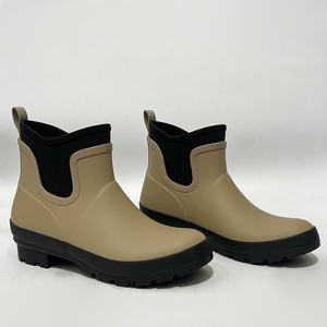Botas de Lluvia para Mujer, Transpirables, de EVA, PVC y Cuero Genuino, con Elásticos Laterales, para Días Lluviosos, Fabricadas en China - Product Image 4