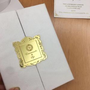 Caja de Lujo para <span class=keywords><strong>Invitaciones</strong></span> de <span class=keywords><strong>Boda</strong></span>, Diseño Real Dorado, Impresión Acrílica Personalizada con Bronceado - Product Image 4