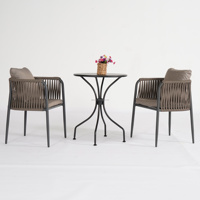 Ensemble de mobilier de patio extérieur durable pour hôtel, parc, cour, bistrot, café, table et chaises en rotin PE