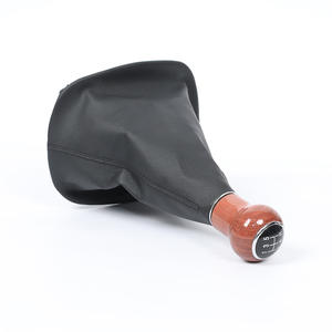 Pomo de Palanca de Cambios de Cuero con Diseño Ergonómico y Acabado en Madera para Volkswagen Passat B5 de 5 y 6 Velocidades - Product Image 1