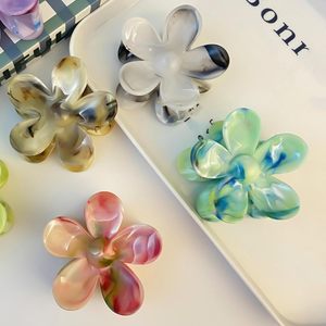 Pince à cheveux en résine plastique à motif floral hawaïen de 8 cm pour filles, accessoires pour cheveux à usage quotidien, fleur de frangipanier/plumeria - Product Image 6
