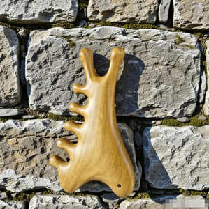 หวีนวดไม้จันทน์เขียวแบบพกพาอเนกประสงค์สี่ในหนึ่งเดียวของใช้ในครัวเรือน - Product Image 1