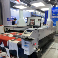Machine de découpe laser CO2 à reconnaissance automatique des bords pour la découpe de tissus imprimés par sublimation