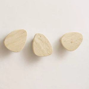 Perchero de Pared de Mármol Natural de Diseño Personalizado para Dormitorio de Hotel y Espacio de Estar - Product Image 3