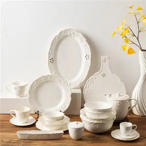 Elegant wedding flower rim design gold decor hotel porcelain tableware white dinner sets luxury ceramic dinnerware set