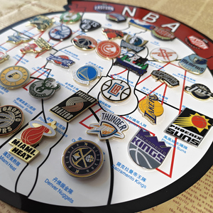 Pins en émail sportifs personnalisés : Équipe de basketball, ballon de basketball, <span class=keywords><strong>NBA</strong></span>, pin sportif avec logo - Product Image 1
