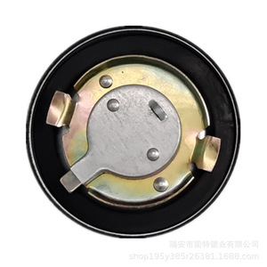 ฝาถังน้ำมันดงเฟิง รุ่น 130 212 1041 1061 สีดำ พร้อมตัวล็อค สำหรับรถบรรทุกขนาดเล็กและรถการเกษตร - Product Image 4