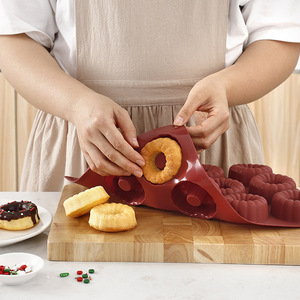 Moule à donuts en silicone, 12 cavités, rouge foncé, outil de pâtisserie pour gâteau et pudding - Product Image 2