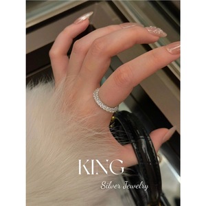 Anillo de Plata para Mujer con Diamantes Engastados, Joyería de Boda, Forma Geométrica Redonda - Product Image 4