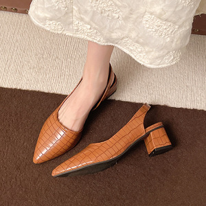 Women's Thick <b>Heel</b> Elegant <b>Closed</b> <b>Toe</b> Summer New Arrival Pointed <b>Toe</b> Plus Size Grids Pattern Sexy Mid-<b>heel</b> - Product Image 3