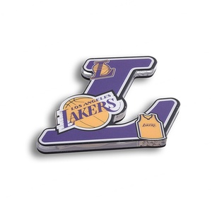 Aimant de réfrigérateur en acrylique avec logo d'équipe de basket-ball, lettres violettes, marque privée - Product Image 2