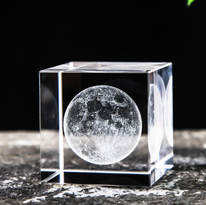 K9 Crystal Cube 3D Gravé Laser <span class=keywords><strong>Presse</strong></span>-papiers Religieux/Vintage/Style de Bande Dessinée pour la Décoration de la Maison ou Cadeau d'Affaires - Product Image 3