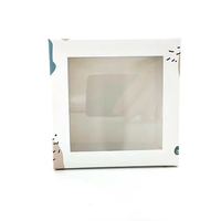 Boîte en papier pliée avec fenêtre pour ensemble cadeau de chaussettes, serviettes et sous-vêtements, personnalisable avec logo, faite à la main et recyclable